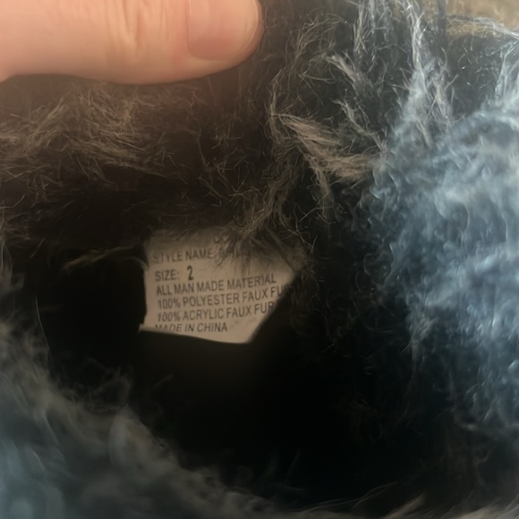 Quest size 2 snowboot - Picture 4 of 4